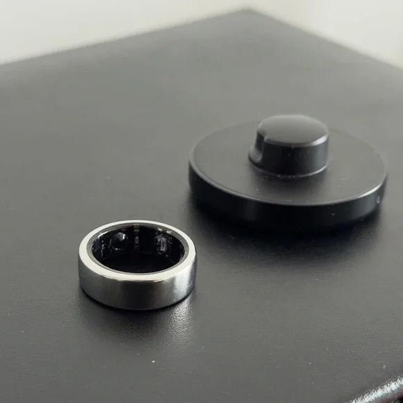 Oura Ring 3 Silver - Size 9 - Picture 5 of 5